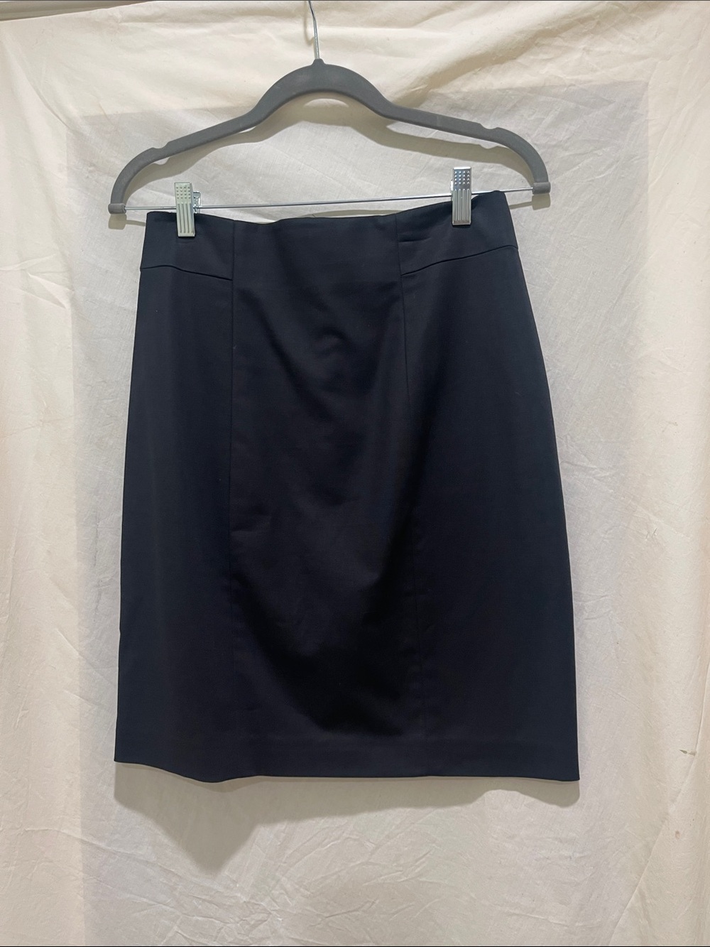 Tahari Black Pencil Skirt - Sleek Tailored Silhouette